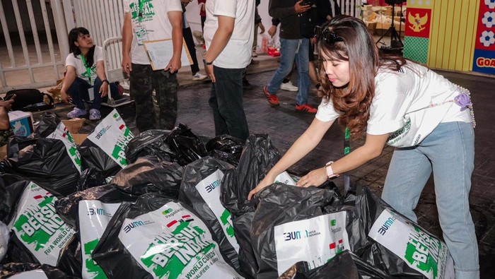 Sinergi Bersih Pegadaian Pasca Laga Garuda: Kumpulkan 728 Kg Sampah untuk Indonesia Bersih