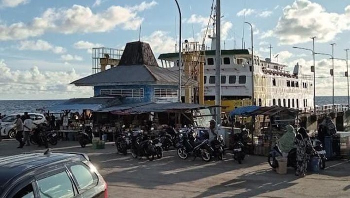 Pelabuhan Pamatata, Kabupaten Kepulauan Selayar.