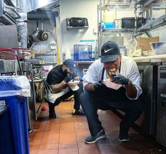 Rahasia dapur restoran 10 Rahasia Dapur Restoran yang Diungkapkan Para Chef dan Pelayan