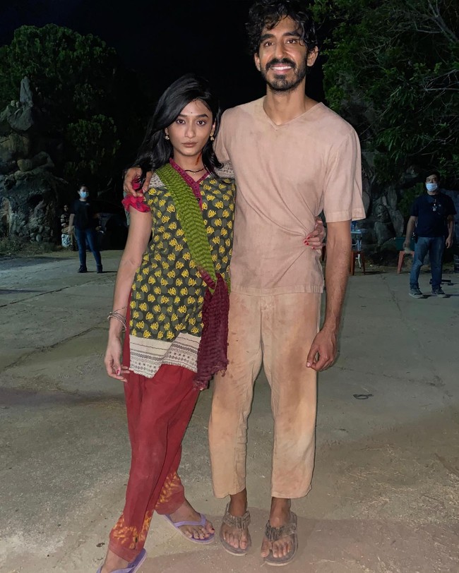 Monkey Man yang menjadi debut aktor Inggris Dev Patel sebagai sutradara tengah menjadi perhatian. Syuting di Batam, film tersebut juga menggunakan beberapa talenta dari Indonesia, salah satunya Reva Marchellin. Foto: Instagram Reva Marcehllin