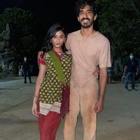 Monkey Man yang menjadi debut aktor Inggris Dev Patel sebagai sutradara tengah menjadi perhatian. Syuting di Batam, film tersebut juga menggunakan beberapa talenta dari Indonesia, salah satunya Reva Marchellin. Foto: Instagram Reva Marcehllin