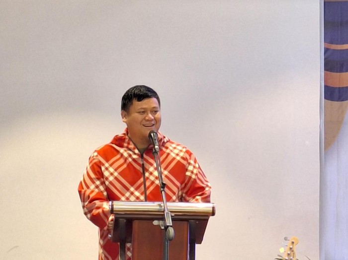 Sekda Banyuasin, Erwin Ibrahim menyampaikan sambutan dalam acara perpisahan siswa SD Paramount Palembang. Ia memberi motivasi kepada generasi penerus bangsa untuk menjadi insan yang lebih baik, berkarakter dan bertanggung jawab.