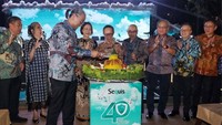 Perayaan 40 tahun Sequis Life dilakukan dengan pemotongan tumpeng oleh (ketiga dari kiri) President Director & CEO Sequis Life Ted Margono bersama President Commissioner & Shareholder Representative Sequis Life Husodo Angkosubroto (kelima dari kiri) dan Member of the Board of Directors, Managing Executive Officer Head of Global Business Nippon Life Minoru Kimura (enam dari kiri) beserta jajaran di Hutan Kota Pelataran Senayan, Jumat (7/6/2024).