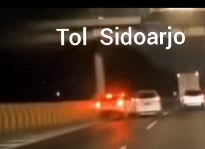 Tabrak lari Tol Sidoarjo