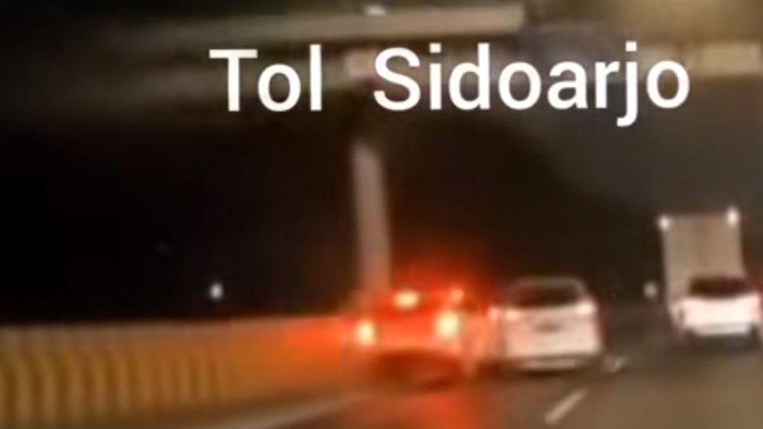 Tabrak lari Tol Sidoarjo