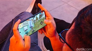 Total cooling area pada Tecno Pova berukuran lebih dari 27.724 mm2, yang secara efektif mengurangi panas selama perang intens seperti dalam game Free Fire. Ukuran tersebut bahkan 2 kali lebih luas dari seri sebelumnya. (Foto: Adi Fida Rahman/detikINET)