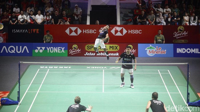 Tumbang Dalam Duel Sengit, Bagas/Fikri Gagal ke Semifinal Indonesia Open 2024 Langkah pasangan Bagas Maulana/Muhammad Shohibul Fikri terhenti di delapan besar Indonesia Open 2024. Mereka dikalahkan ganda putra Denmark.