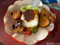 Hidden Gem! Ayam dan Bebek Goreng Serundeng Bumbu Bali di Dalam Gang