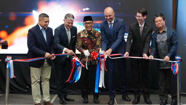 Penjabat (Pj) Gubernur Sulawesi Selatan (Sulsel) Zudan Arif Fakrulloh meresmikan Kantor Konsulat Kroasia di Makassar.