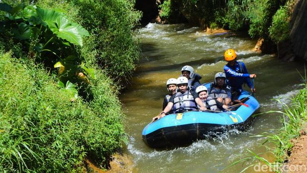 Arung jeram di Situ Cileunca Pangalengan