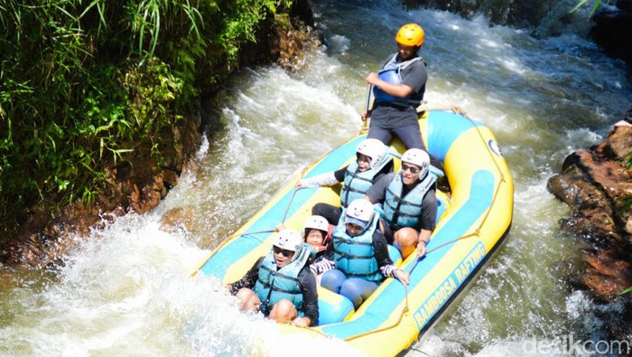 Arung jeram di Situ Cileunca Pangalengan