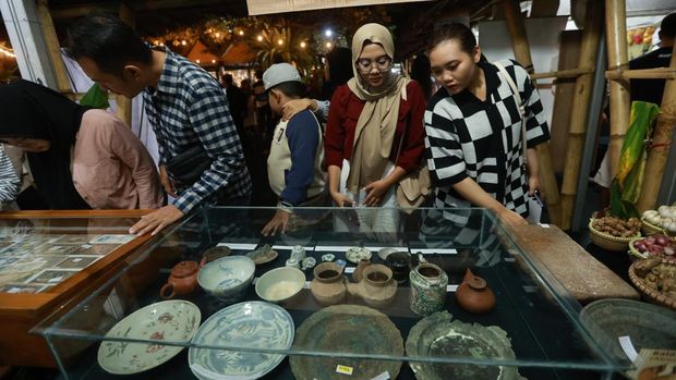 Banyuwangi Kolo Semono dipadati anak-anak hingga orang tua dengan antusias.