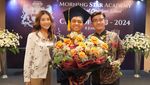 Full Senyum Betrand Peto, Wisuda SMA Didampingi Sarwendah dan Ruben Onsu