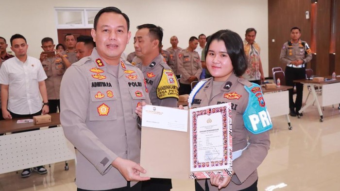 Bripda Mirabell, atlet penembak berprestasi asal Polres Gresik