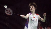 Chen Yu Fei dan An Se Young bertanding pada final Indonesia Open 2024 di Istora GBK, Senayan, Jakarta.