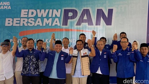 Deklarasi dukungan dari PAN kepada duet Haji Iron-Edwin untuk maju dalam Pemilihan Bupati (Pilbup) Lombok Timur pada Minggu (9/6/2024). (Foto: Helmy Akbar/detikBali)