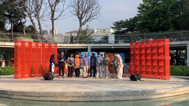 Earthheart di Taman Literasi