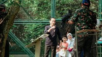 Kala Jokowi Ajak Keluarga Liburan di TMII