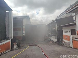 Gudang LPG di Denpasar Terbakar, Warga Dengar Ledakan Keras