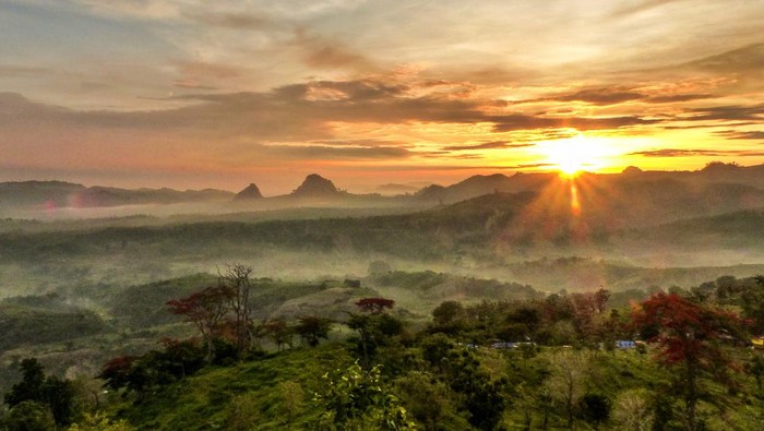 Keindahan pemandangan negeri di atas angin di Bojonegoro.