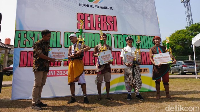 Kulon Progo menyabet juara Festival Olahraga Tradisional DIY 2024, Minggu (9/6/2024).