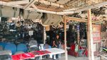 Melihat dari Dekat Mall Rongsok, Pusat Berburu Furniture Bekas di Depok