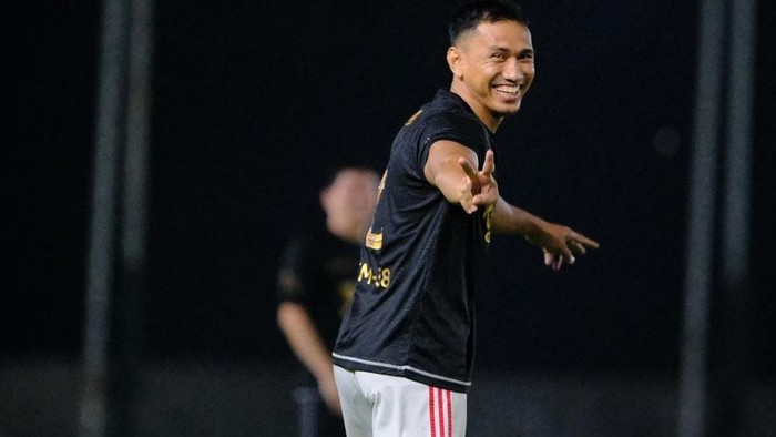 Mantan kapten PSM Makassar dan pemain Timnas Indonesia, Zulkifli Syukur.