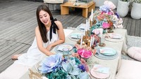 Ini merupakan momen ulang tahun Marlene Hariman. Pestanya keci-kecilan tetapi dibuat dengan konsep piknik yang unik. Foto: Instagram @marleneharima
