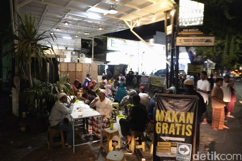 Masjid Konsulat Pemuda Surabaya