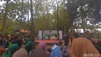 Kegiatan yang digelar setiap Hari Raya Idul ini sudah berlangsung selama 4 tahun. Setiap tahunnya kegiatan ini dikemas dengan cara berbeda.  (Foto: Erick Disy Darmawan/detikJabar)