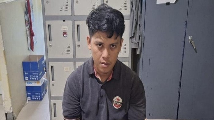 Polisi meringkus kurir narkotika bernama Dicky Yuliansyah (28), asal Sungailiat