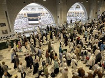Potret Jemaah Haji dari Berbagai Negara Padati Masjidil Haram