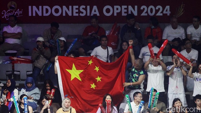 Final Indonesia Open dipadati penonton, Minggu (9/6/2024). Ini potretnya.