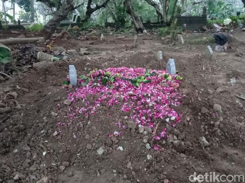 Pria asal Kelurahan Baledono, Kabupaten Purworejo, Felix Rendianto atau Rendi (30) ditemukan sekarat di tempat kos temannya lalu meninggal saat dibawa ke RS, Minggu (9/6/2024).