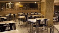 Restoran bernama Tunday Kababi di Lucknow, India memiliki hidangan yang unik. Andalannya hanya kebab, tetapi sejak 1905 kebabnya dibuat dengan racikan lebih dari 160 bumbu dan rempah. Foto: TasteAtlas
