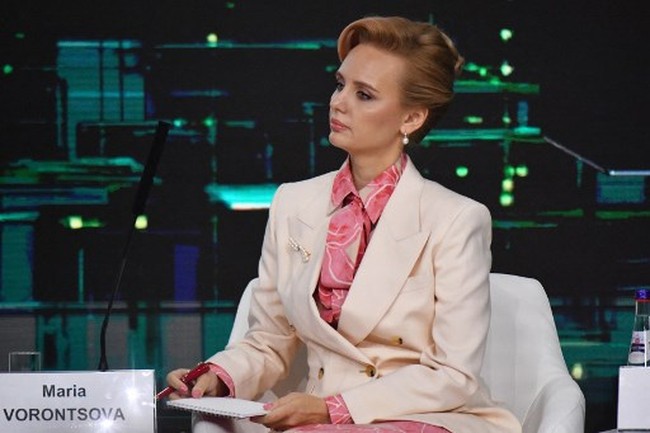 Maria dan saudarinya, Katerina Tikhonova, adalah anak dari pernikahan Vladimir Putin dan mantan istrinya, Lyudmilla. Keduanya bercerai pada 2013 setelah 30 tahun menikah. Foto: Maria Vorontsova (AFP/OLGA MALTSEVA)