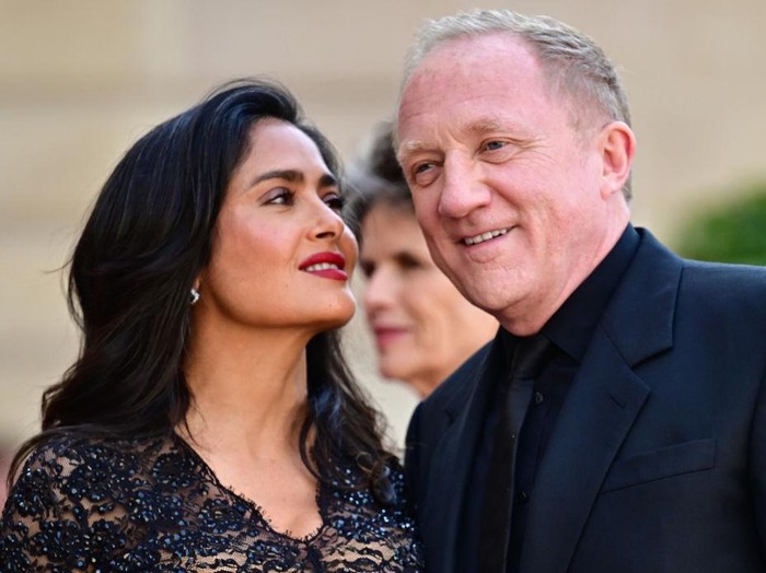 PARIS, FRANCE - JUNE 8:   US-Mexican actress Salma Hayek (L) and French businessman François-Henri Pinault (R)  to attend a official state dinner as part of US Presidents state visit to France, at the Presidential Elysee Palace in Paris on June 8, 2024 in Paris, France. U.S. President Joe Biden is in France to commemorate the 80th anniversary of the invasion of Normandy and to emphasize the continued role of the United States in helping to protect democratic values in Europe. (Photo by Christian Liewig - Corbis/Corbis via Getty Images)
