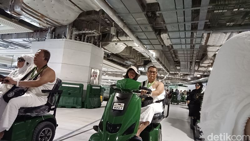 Skuter di Masjidil Haram