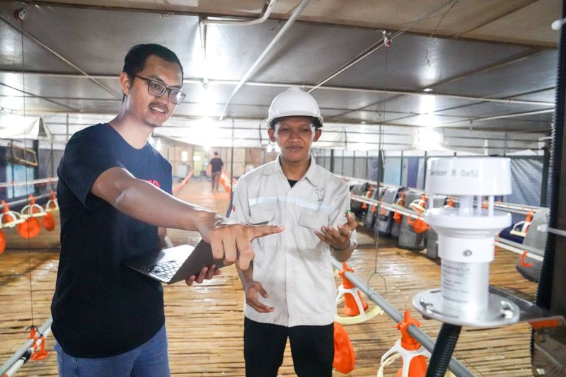 Smart farming menggunakan drone.