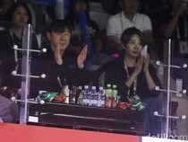 STY dan Istri Nonton Final Indonesia Open 2024