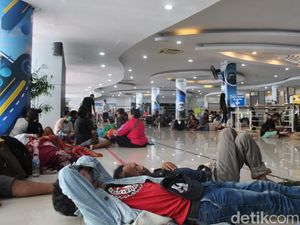 Nasib Penumpang Tertahan di Makassar Usai KM Umsini Terbakar Jelang Berlayar