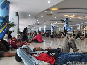 Nasib Penumpang Tertahan di Makassar Usai KM Umsini Terbakar Jelang Berlayar