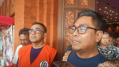 Wali Kota Denpasar I Gusti Ngurah Jaya Negara dan wakilnya I Kadek Agus Arya Wibawa memberikan keterangan pers sesuai membuka DYouth Fest 4.0 di Dharma Negara Alaya, Minggu (9/6/2024). (Ni Made Lastri Karsiani Putri/detikBali)