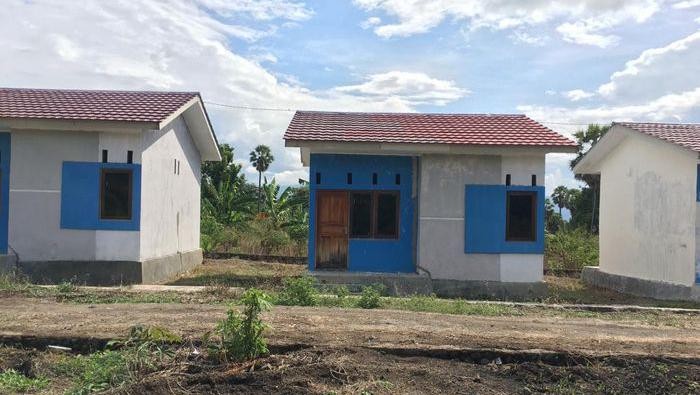 Tampilan depan rumah Watuliwung Regency.