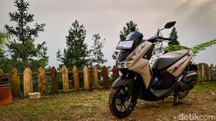 Yamaha Lexi LX 155