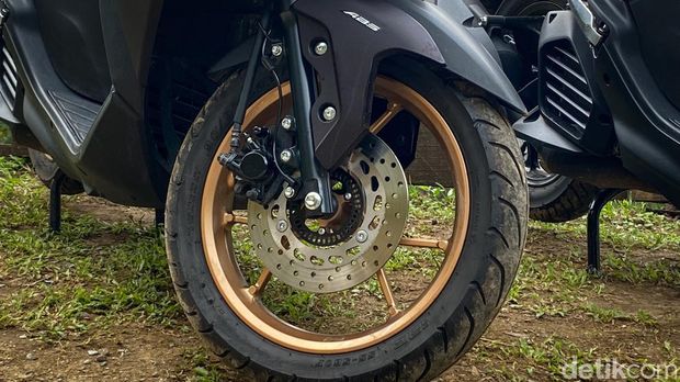 Yamaha Lexi LX 155
