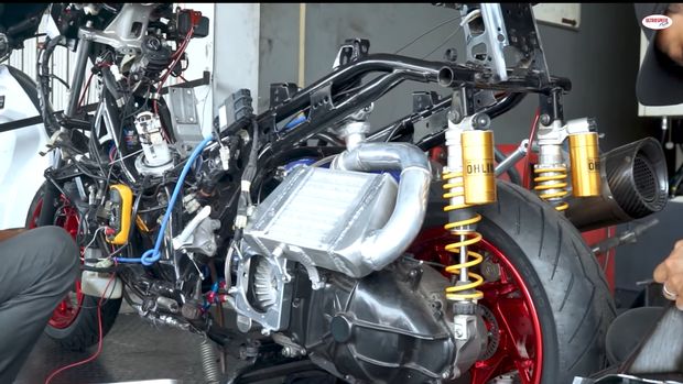 Yamaha XMAX Turbo garapan Ultraspeed Racing