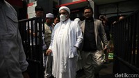 Dengan begitu, Habib Rizieq tidak lagi terikat dengan ketentuan bagi warga binaan Bapas Jakpus yang telah jalani selama kurang lebih 2 tahun.  
