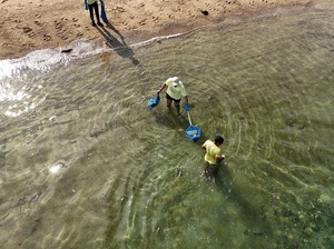 Bersih-bersih Totalitas di Labuan Bajo, dari Pantai-Bawah Laut