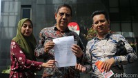 Ketika dikonfirmasi langsung kepada Musa Ahmad, korban hanya dijanjikan akan mendapatkan proyek pengganti tahun depan, namun tidak juga terealisasi sehingga korban membuat laporan polisi di Polres Metro Lampung yang langsung menahan Tersangka Erwin Saputra, sedangkan Ferdian Ricardo melarikan diri dan menjadi DPO polisi.